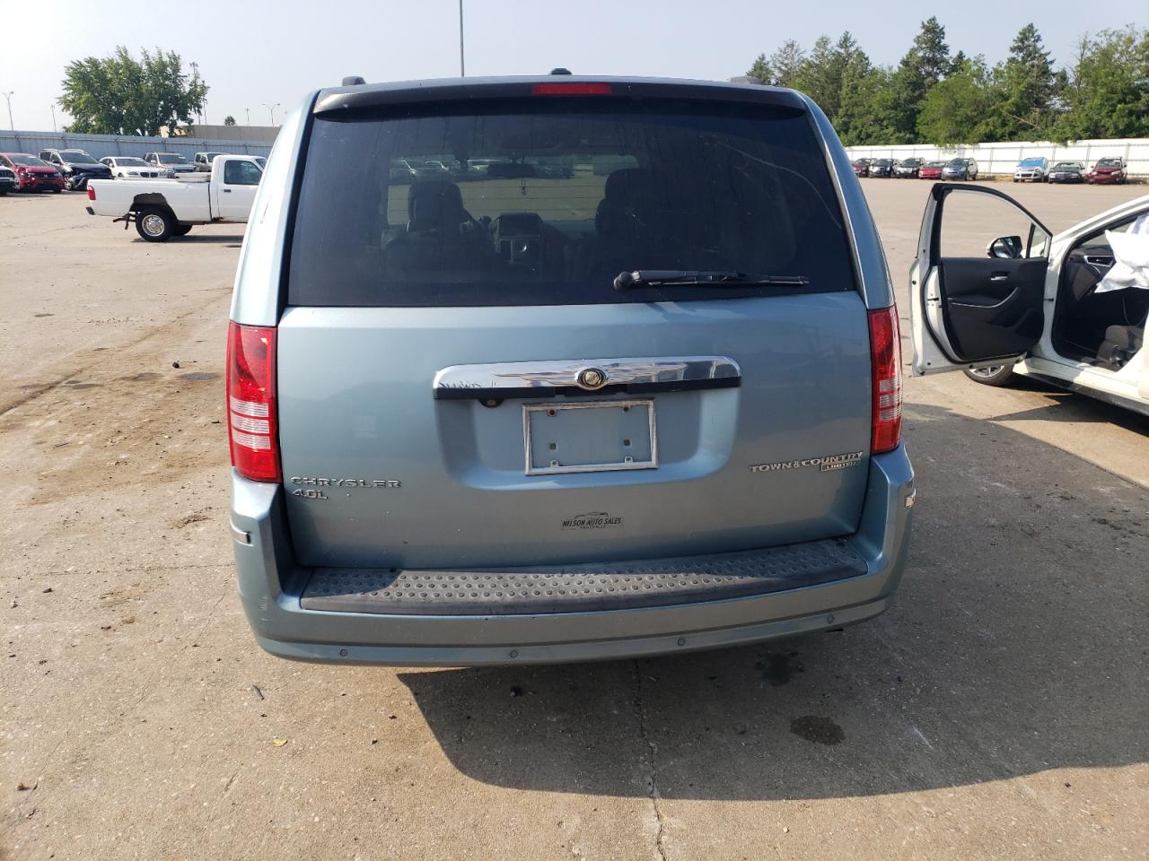 2010 Chrysler Town & Country Limited VIN: 2A4RR7DX4AR392138 Lot: 63902674