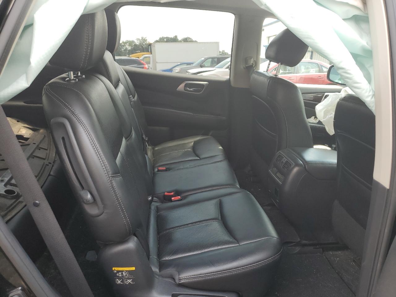 2015 Nissan Pathfinder S VIN: 5N1AR2MM2FC718669 Lot: 62306624