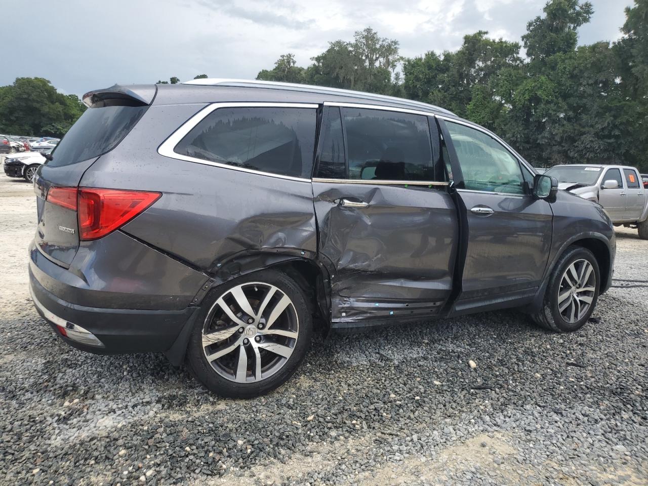 2018 Honda Pilot Touring VIN: 5FNYF5H98JB004155 Lot: 64824644