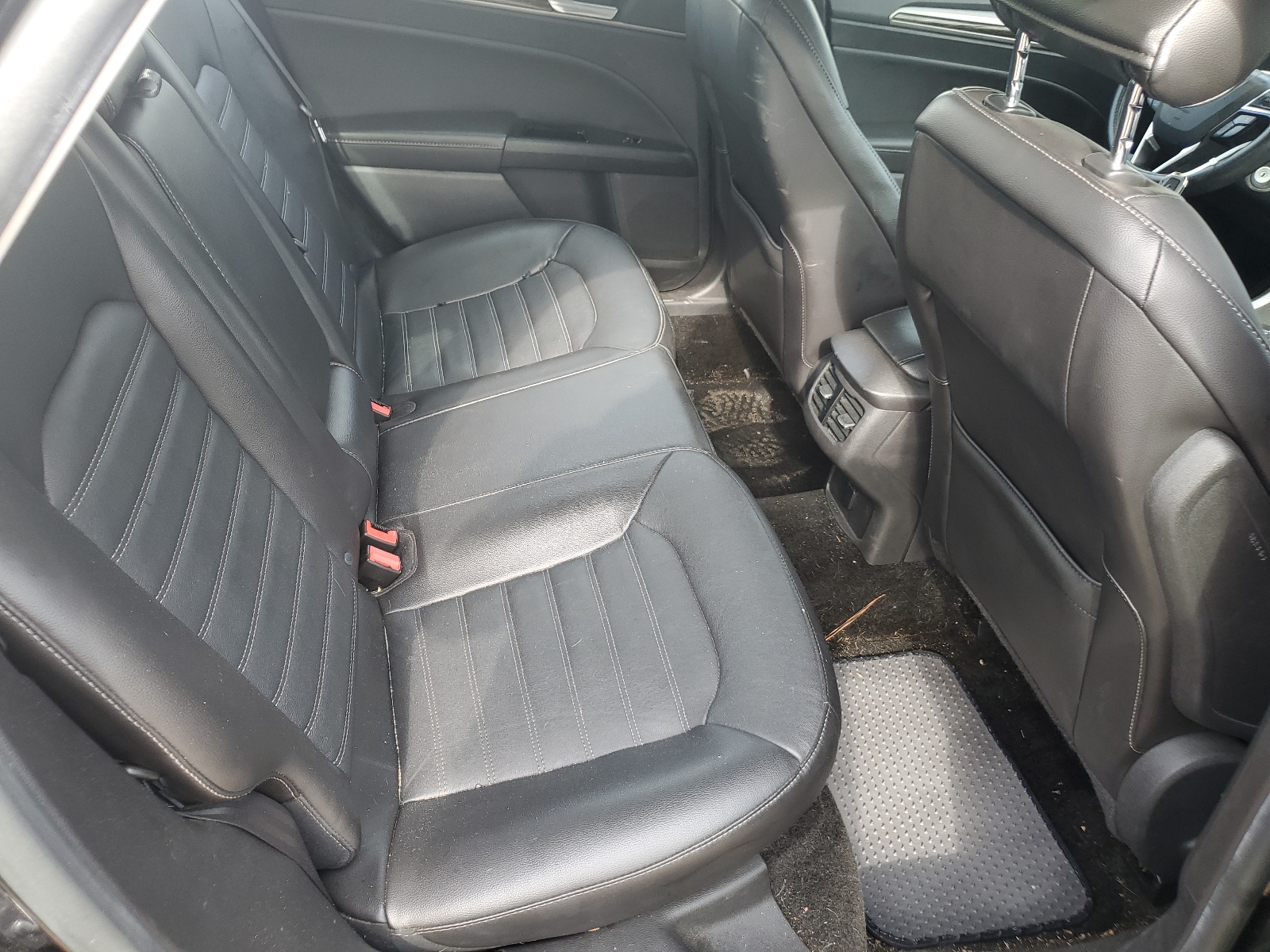 3FA6P0HD8FR212169 2015 Ford Fusion Se