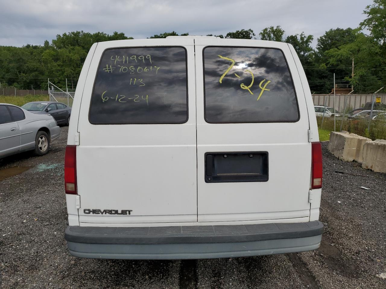 1999 Chevrolet Astro VIN: 1GCDL19W6XB174840 Lot: 64831124