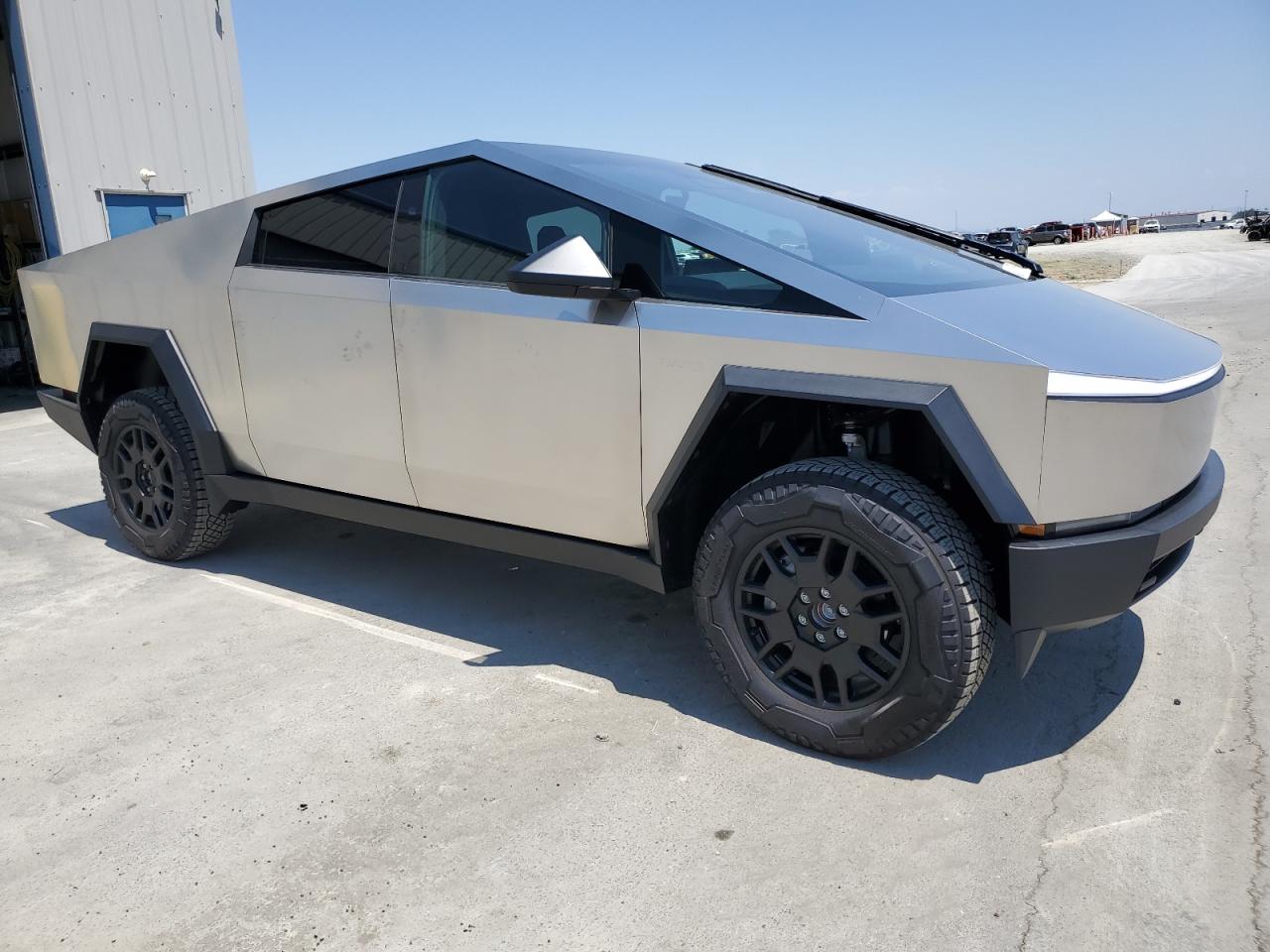 2024 Tesla Cybertruck VIN: 7G2CEHED8RA002385 Lot: 63724474