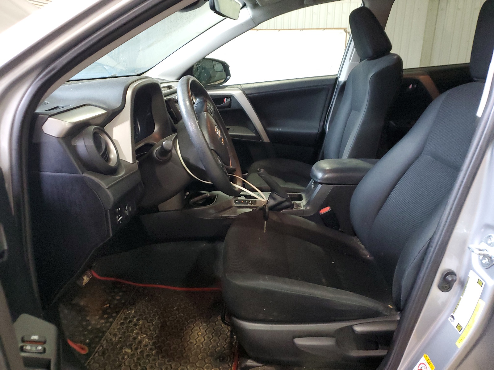 2T3ZFREV4HW357624 2017 Toyota Rav4 Le