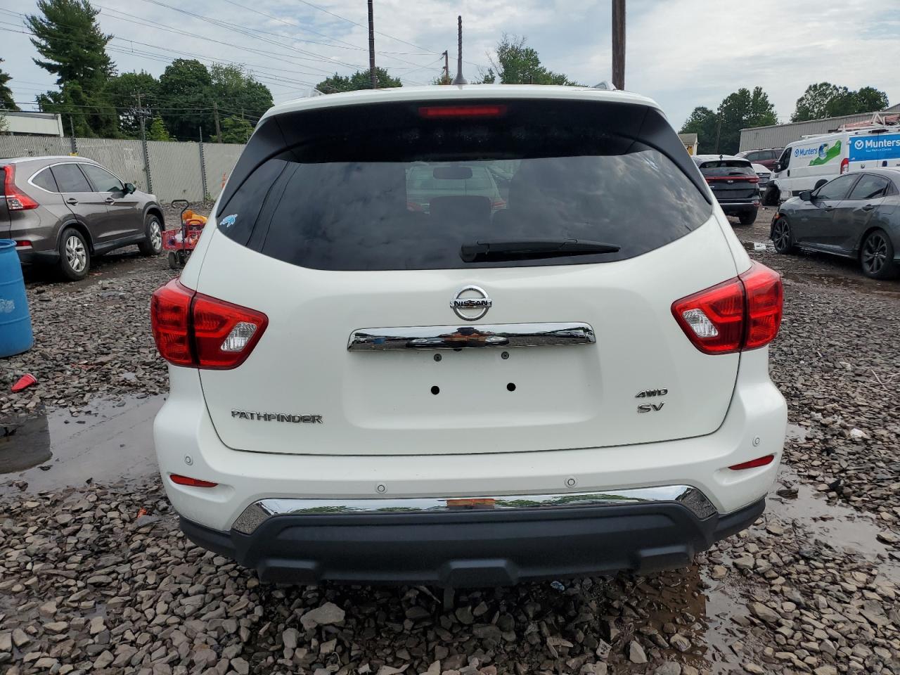 2018 Nissan Pathfinder S VIN: 5N1DR2MM8JC606979 Lot: 63436914