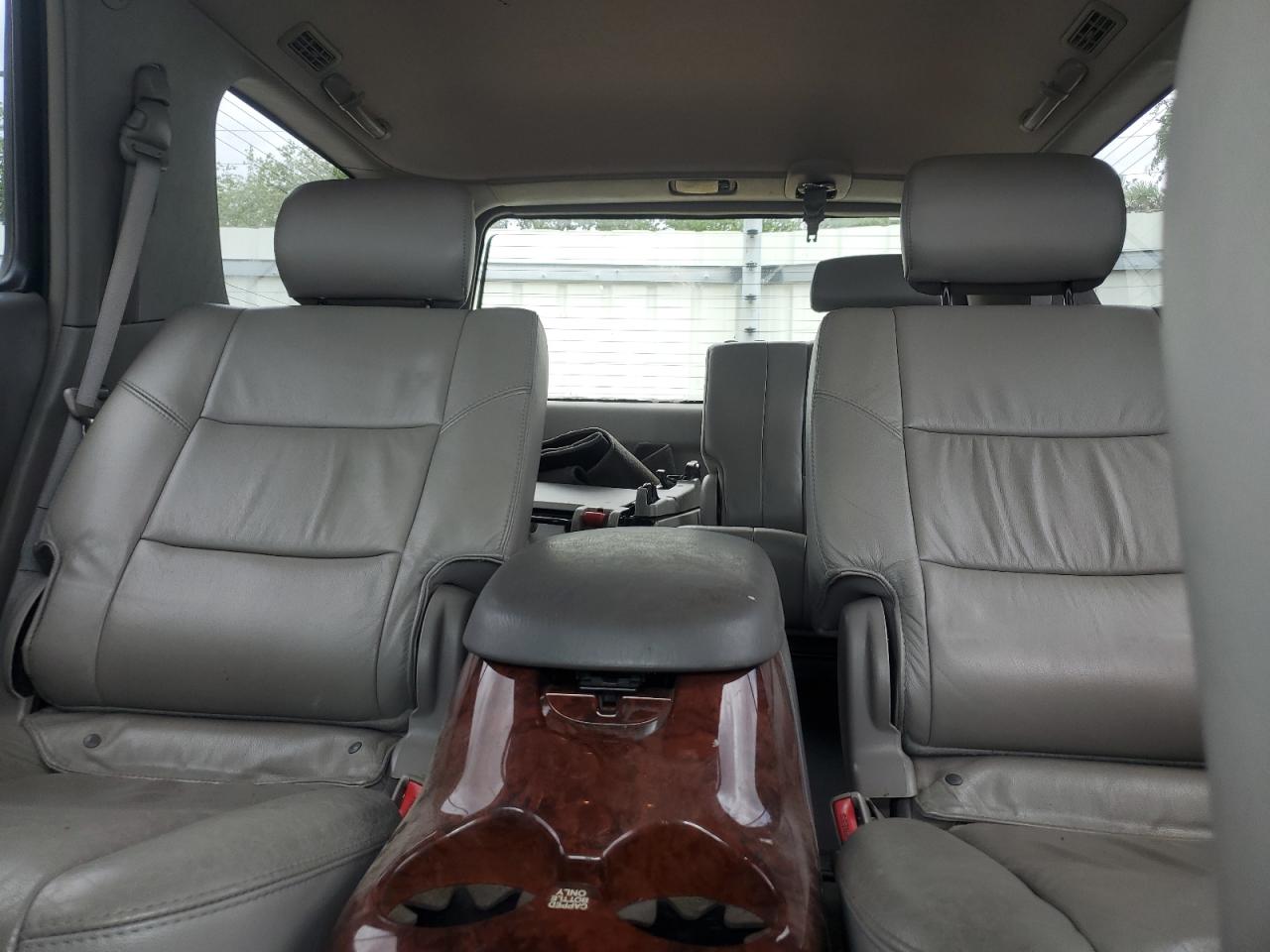 2006 Toyota Sequoia - Image 10
