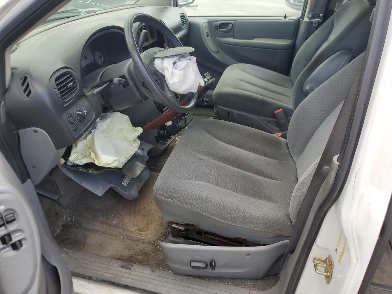 2005 Chrysler Town & Country Lx VIN: 2C4GP44R85R386383 Lot: 61727874