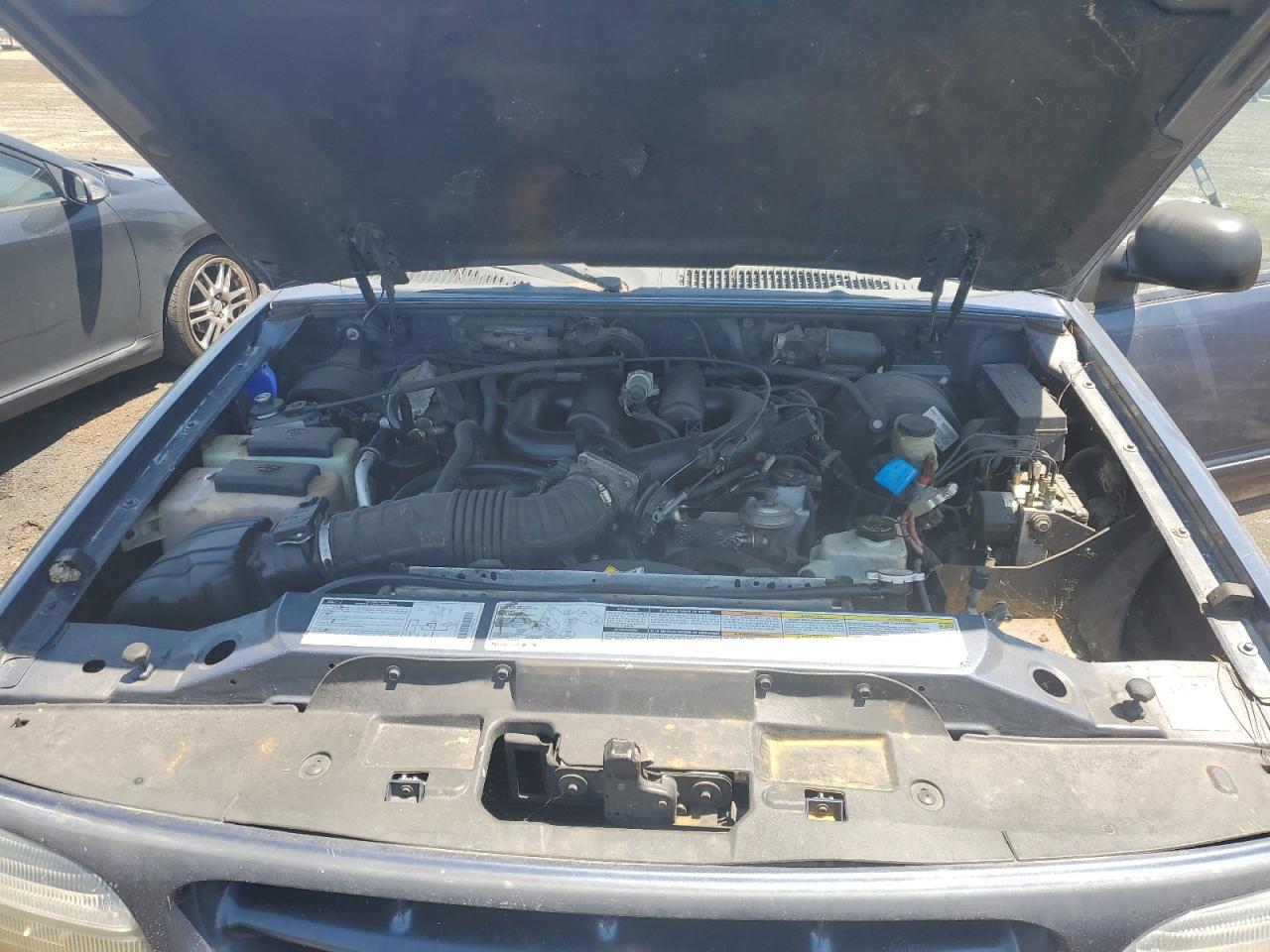 2000 Ford Explorer Xlt VIN: 1FMDU73E0YZA43455 Lot: 62177754