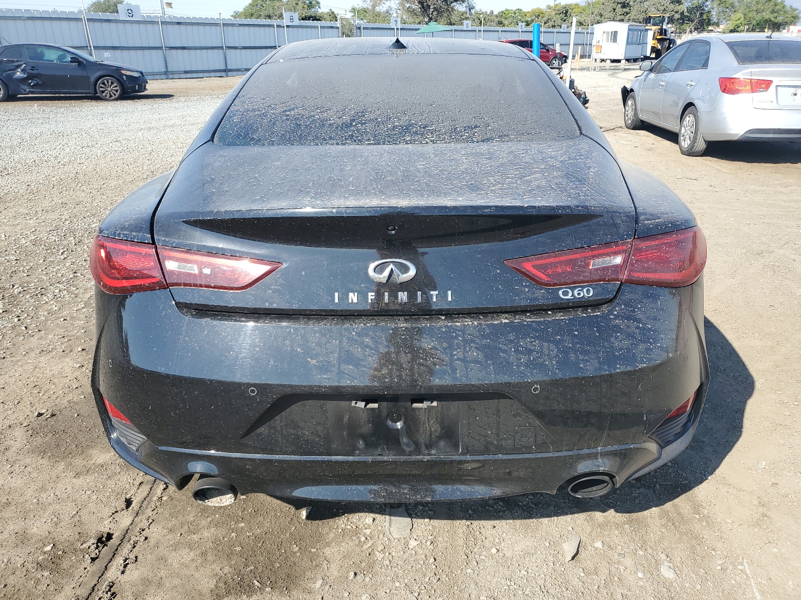 JN1EV7EK1HM360833 2017 Infiniti Q60 Premium