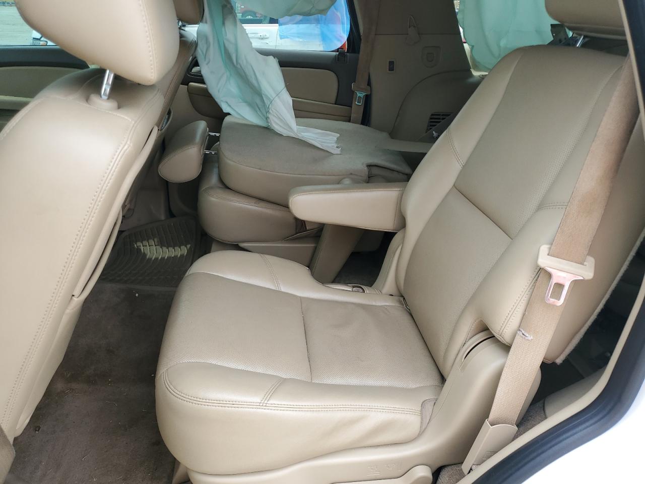 2010 Chevrolet Tahoe - Image 11
