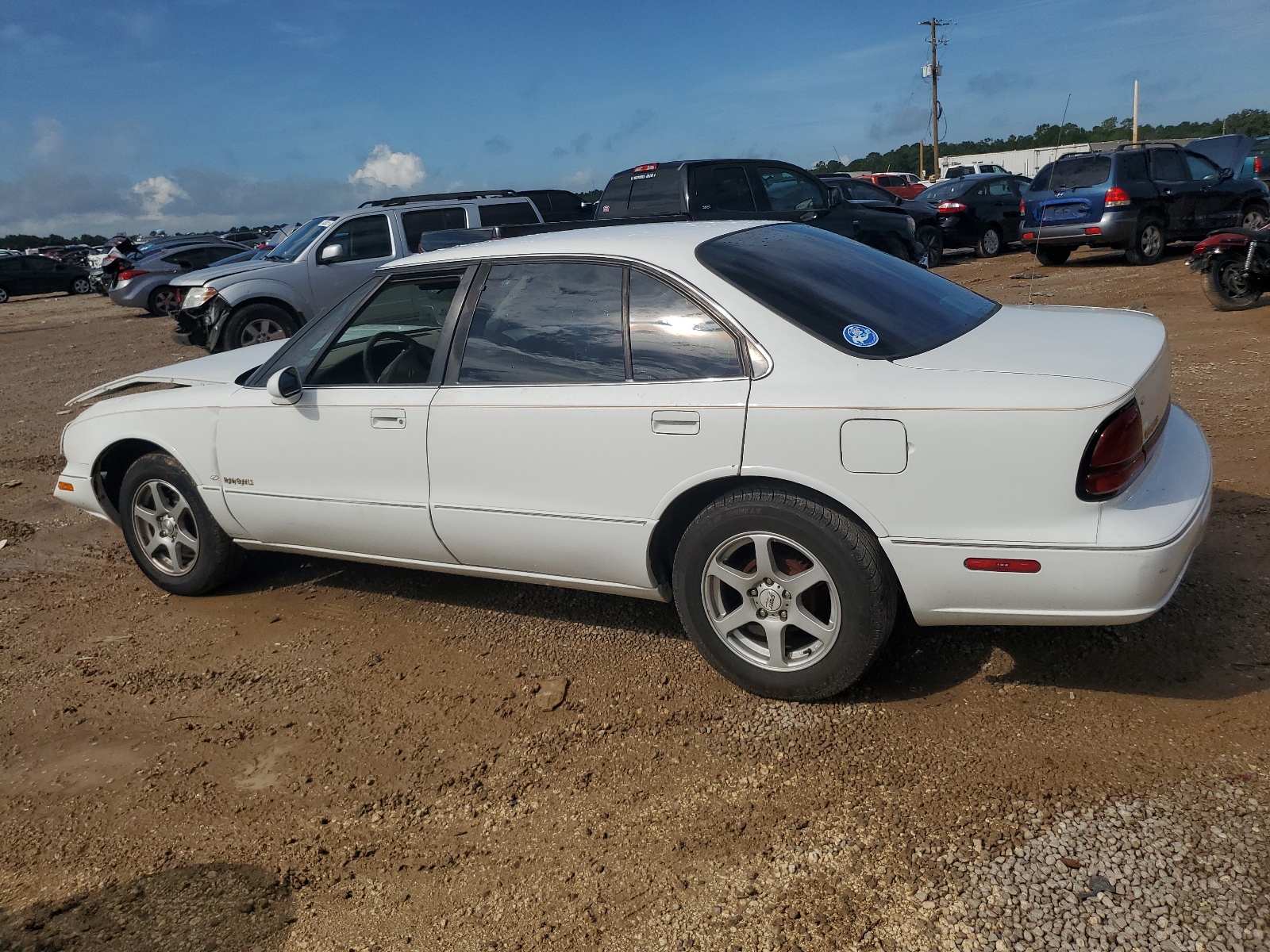 1G3HN52K2W4863917 1998 Oldsmobile 88 Base