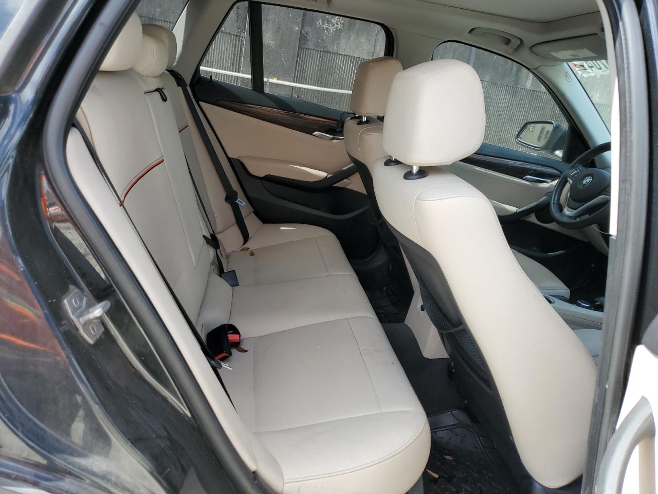 2013 BMW X1 - Image 11