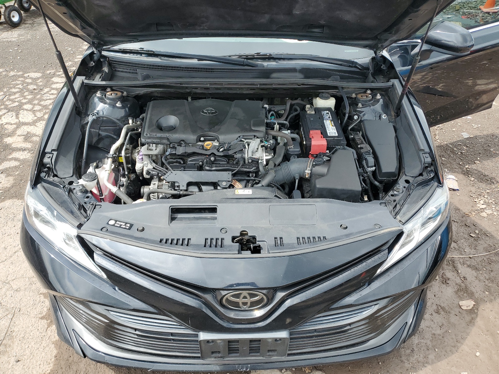 2018 Toyota Camry L vin: 4T1B11HK7JU058601