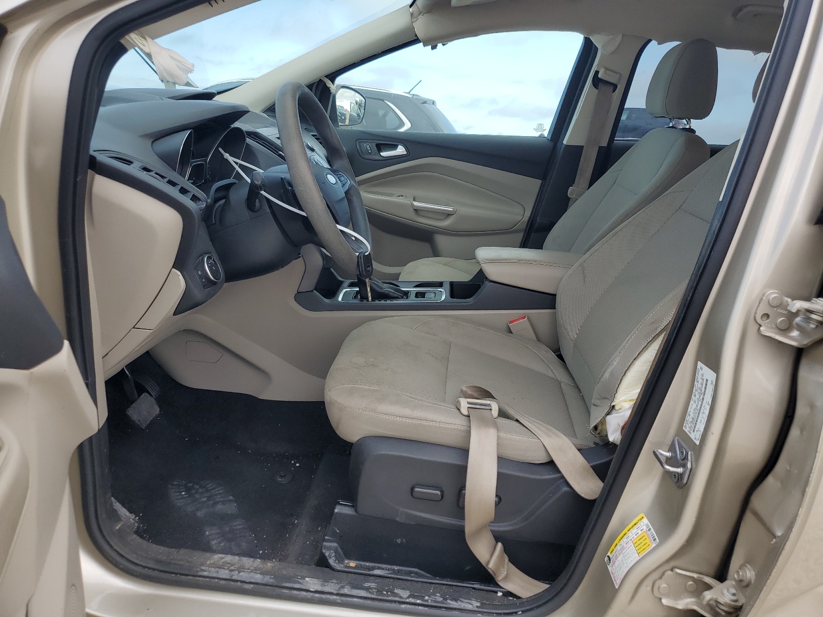 1FMCU0GD6HUC65483 2017 Ford Escape Se