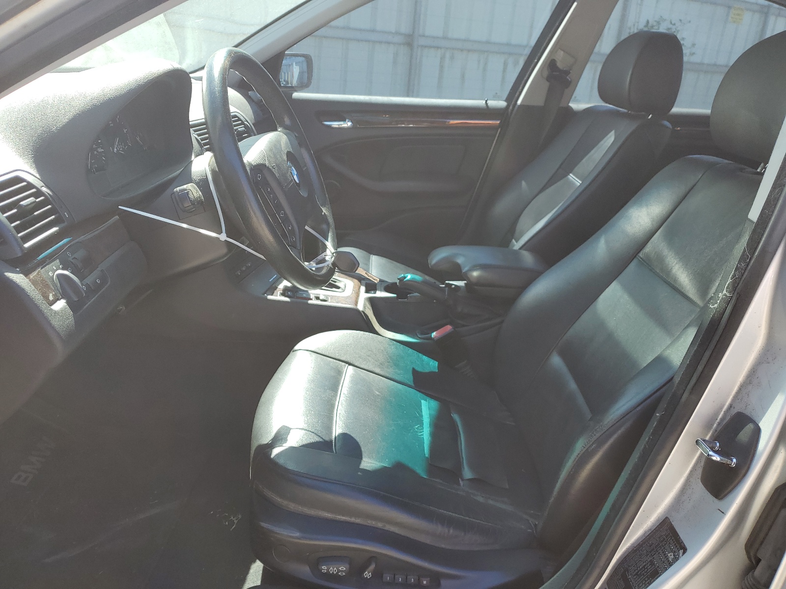 WBAET37434NJ45496 2004 BMW 325 I