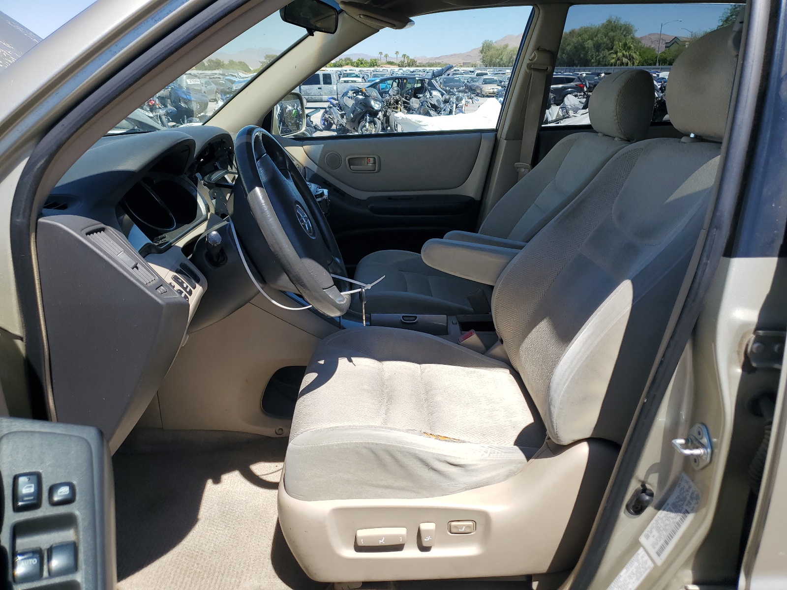 JTEGF21A020031263 2002 Toyota Highlander Limited