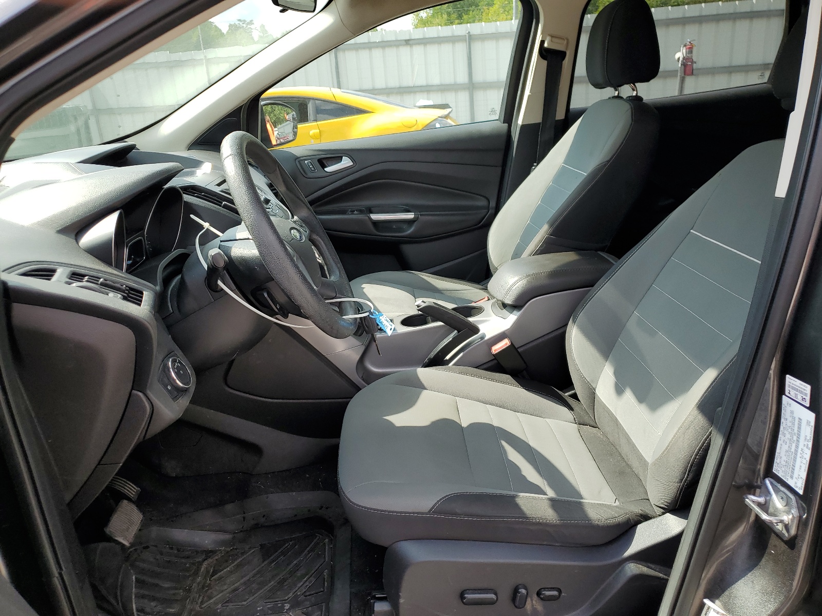 1FMCU9G91FUA81498 2015 Ford Escape Se