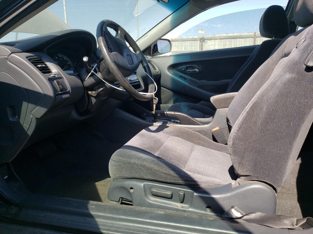 2000 Honda Accord Lx VIN: 1HGCG2240YA036587 Lot: 64215574