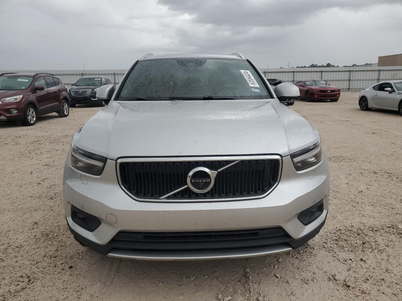 2019 Volvo Xc40 T5 Momentum VIN: YV4162UK5K2074089 Lot: 63554434