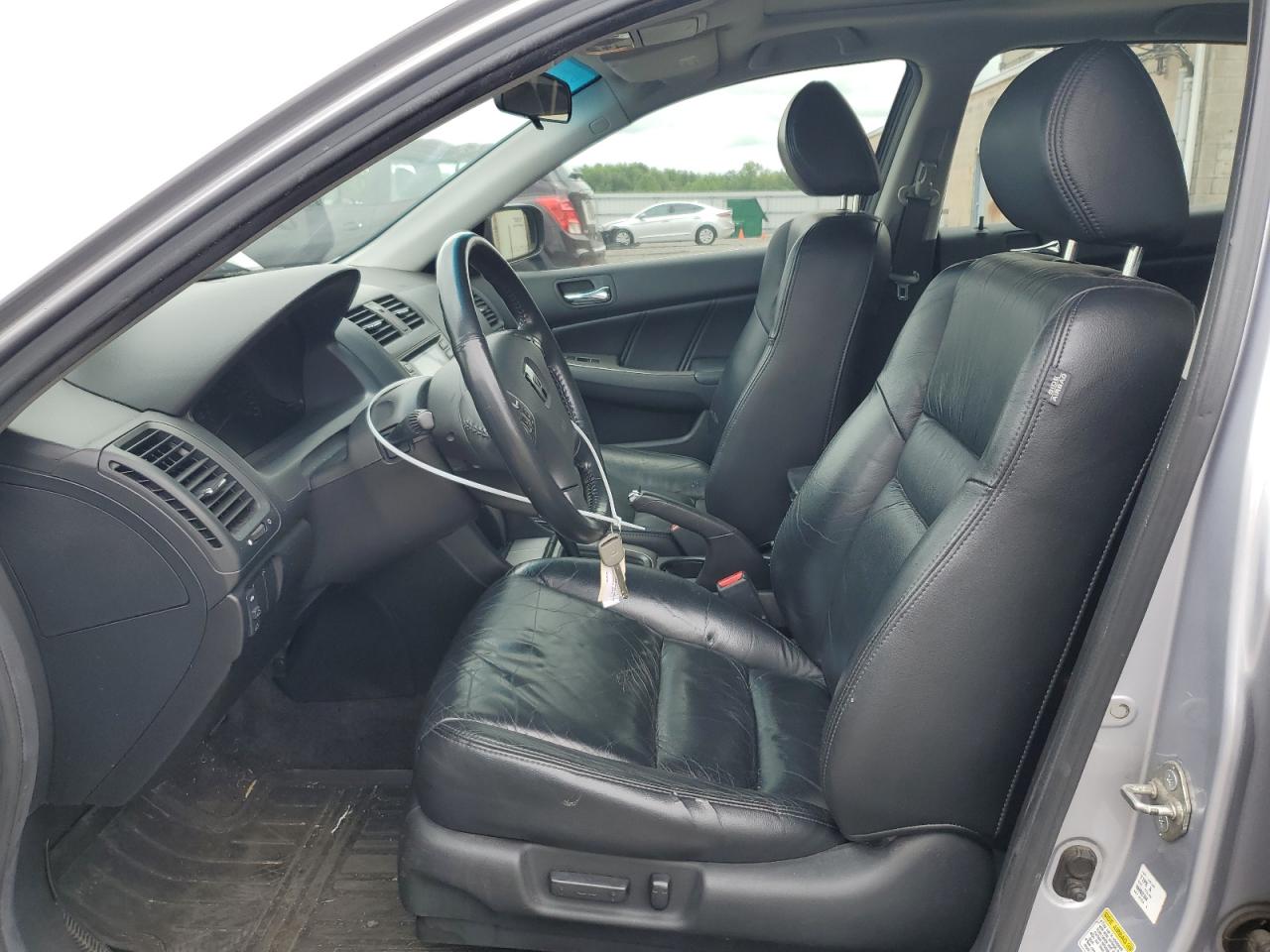 2004 Honda Accord Ex VIN: 1HGCM56864A132984 Lot: 64565224