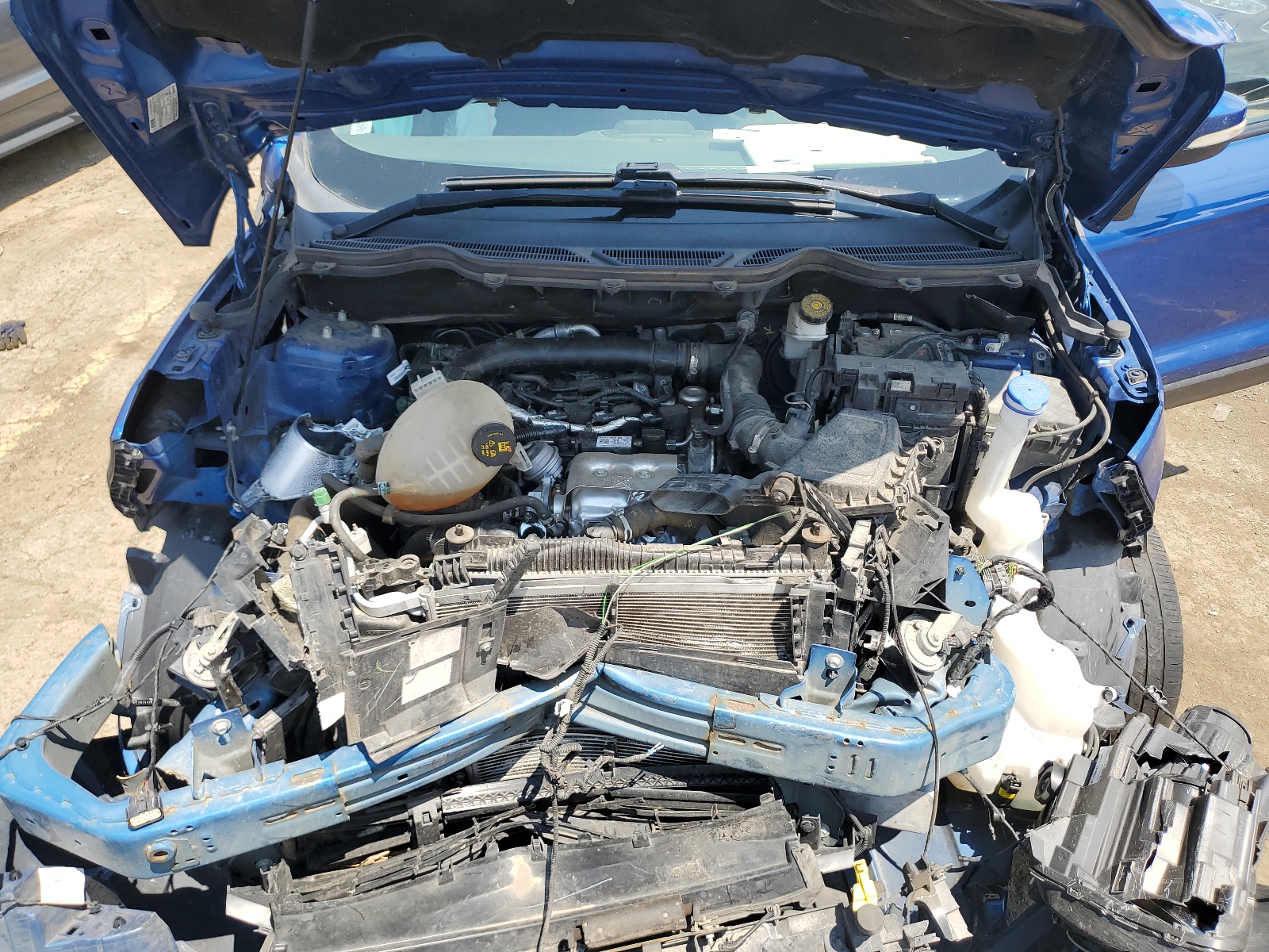 MAJ3P1TE8JC215640 2018 Ford Ecosport Se