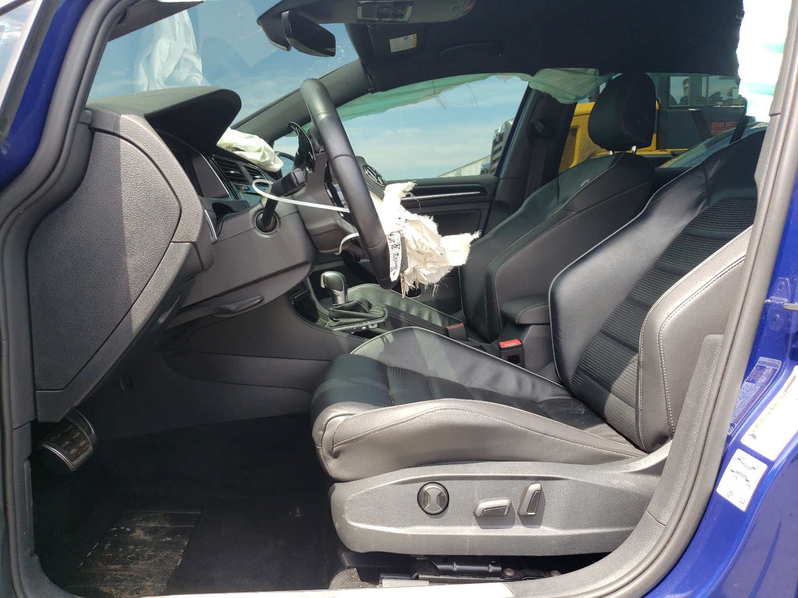 WVWVF7AU4JW215748 2018 Volkswagen Golf R