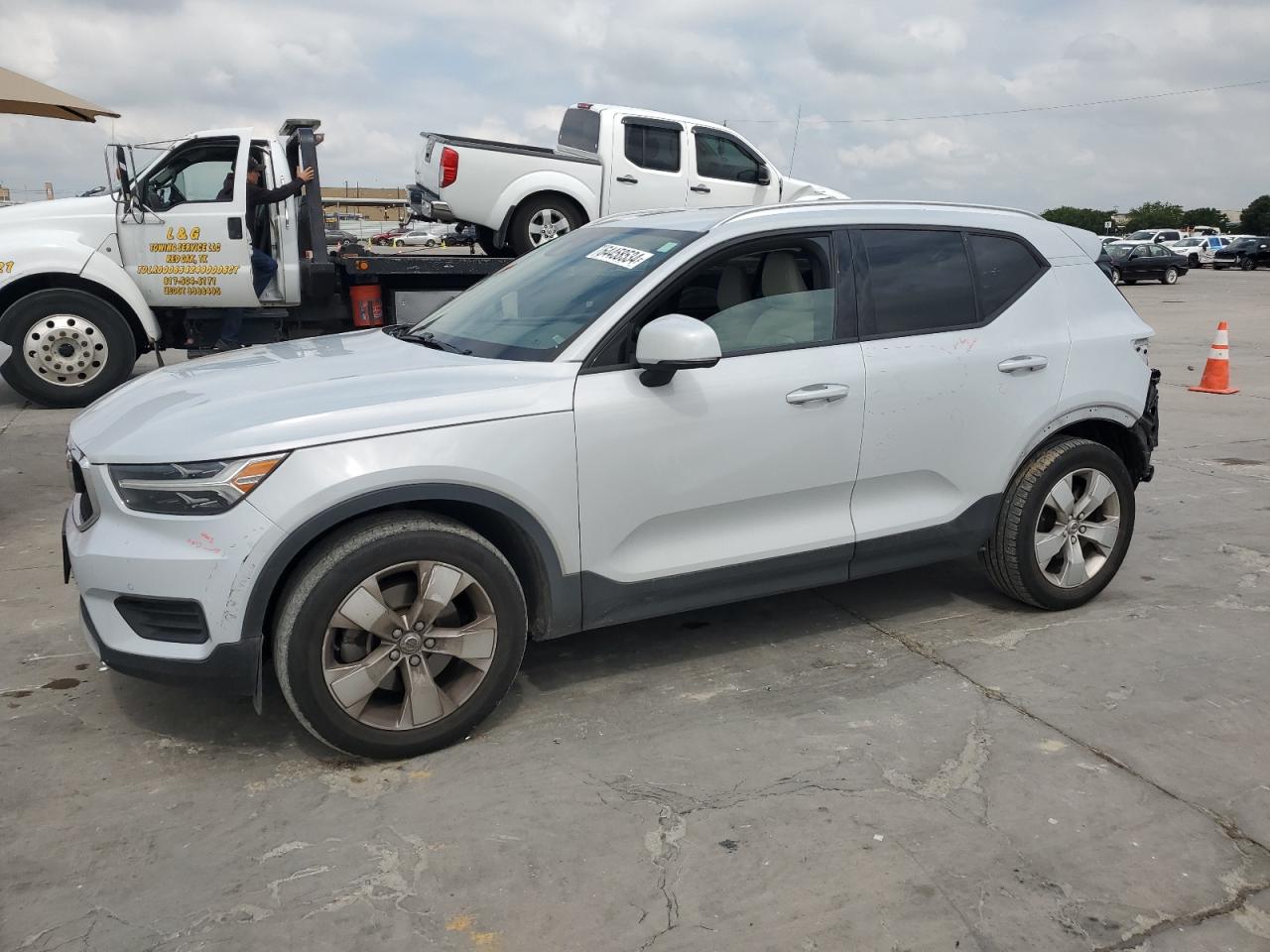 2020 Volvo Xc40 T4 Momentum VIN: YV4AC2HK2L2257714 Lot: 64458534