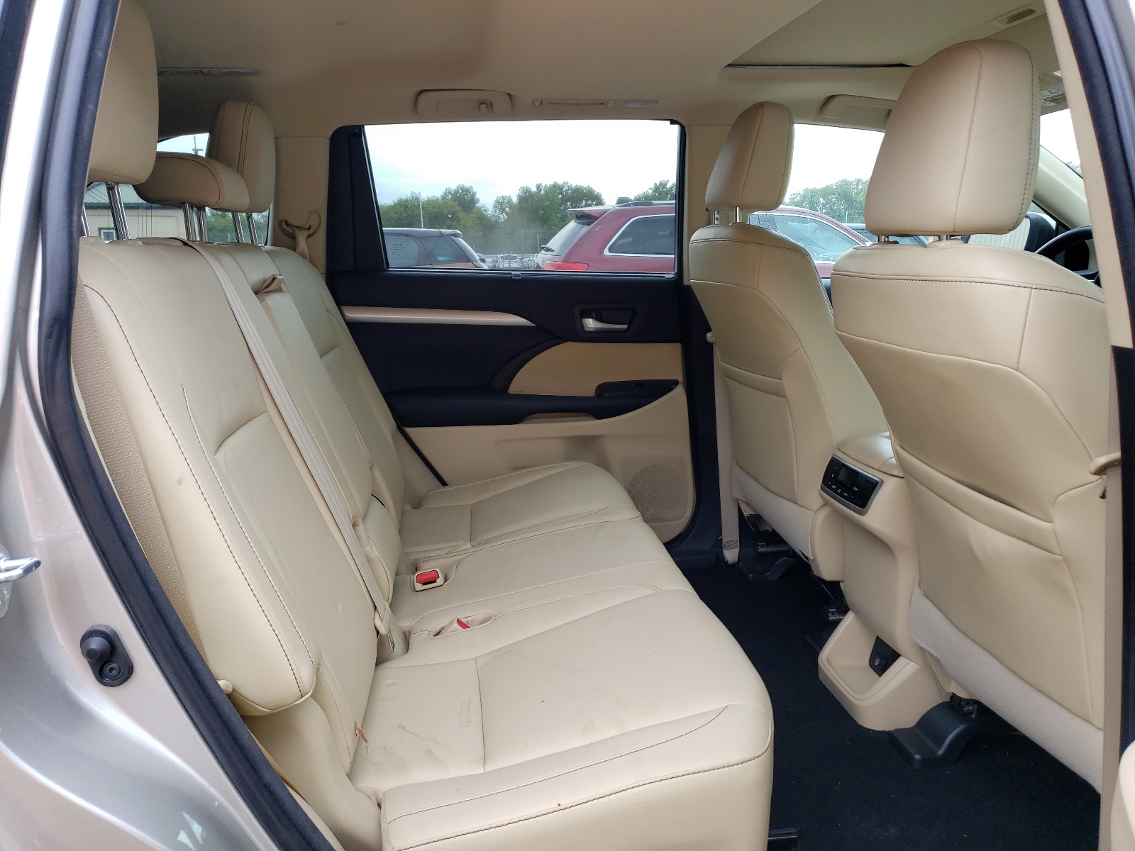 5TDJKRFHXFS187155 2015 Toyota Highlander Xle