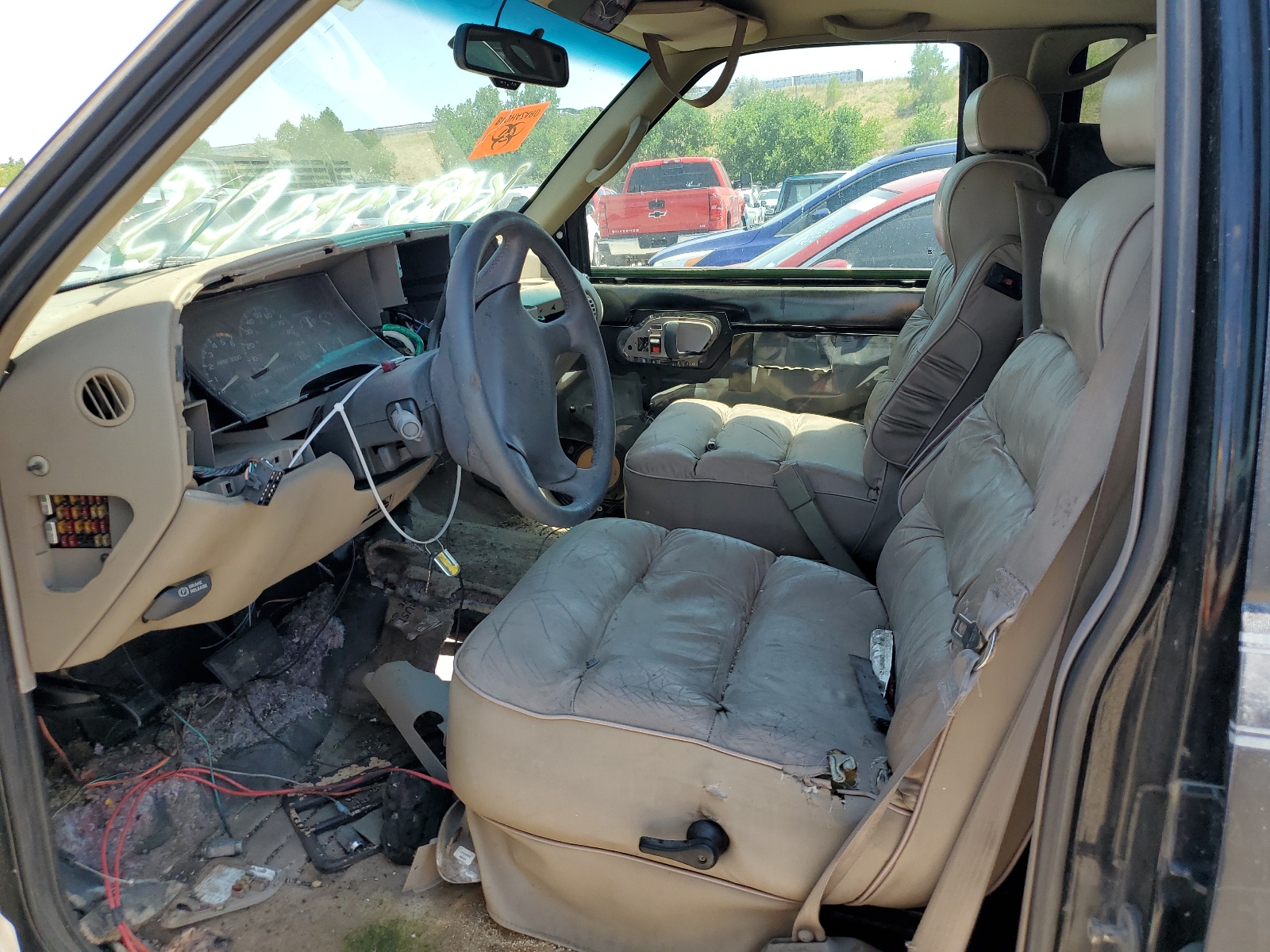 1GDGK26J9TJ729581 1996 GMC Suburban K2500