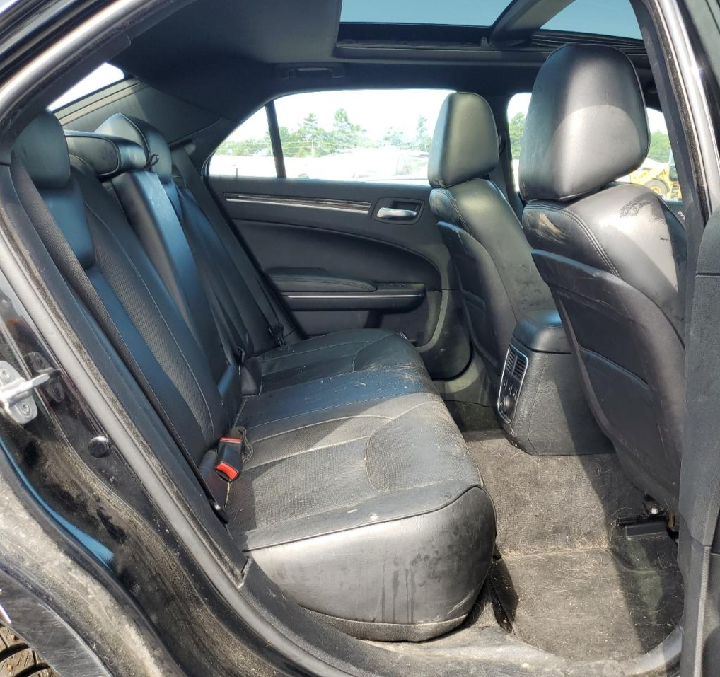 2C3CA6CT2BH580745 2011 Chrysler 300C