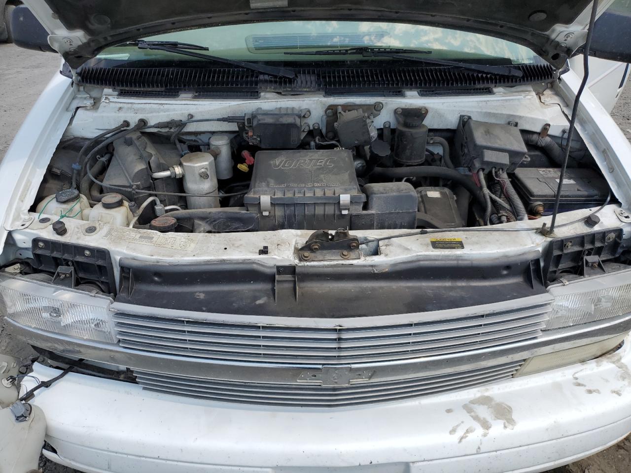 2000 Chevrolet Astro VIN: 1GNEL19W2YB184746 Lot: 64151134