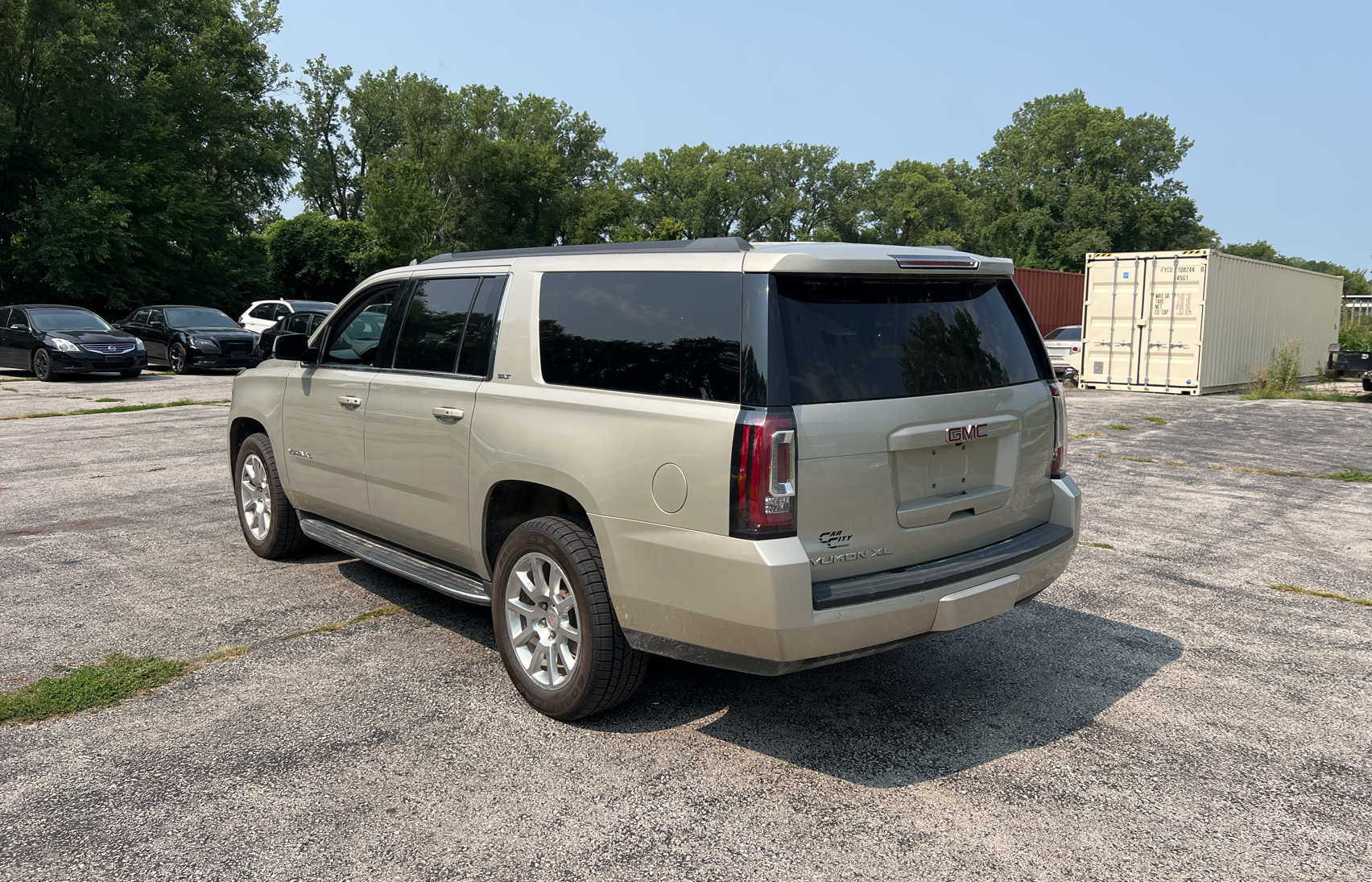 2017 GMC Yukon Xl K1500 Slt vin: 1GKS2GKCXHR142287