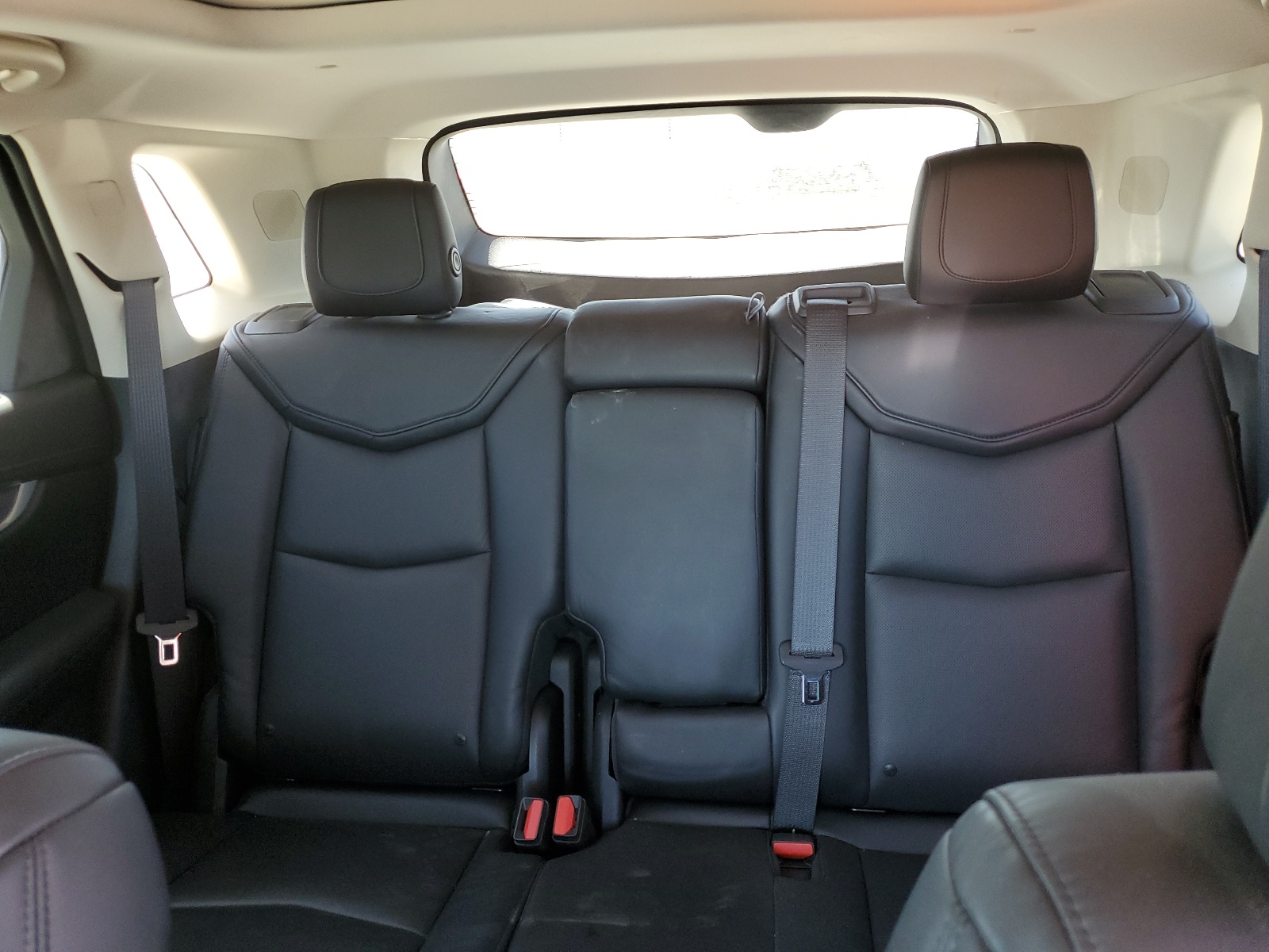 1GYKNCRS1JZ121031 2018 Cadillac Xt5 Luxury