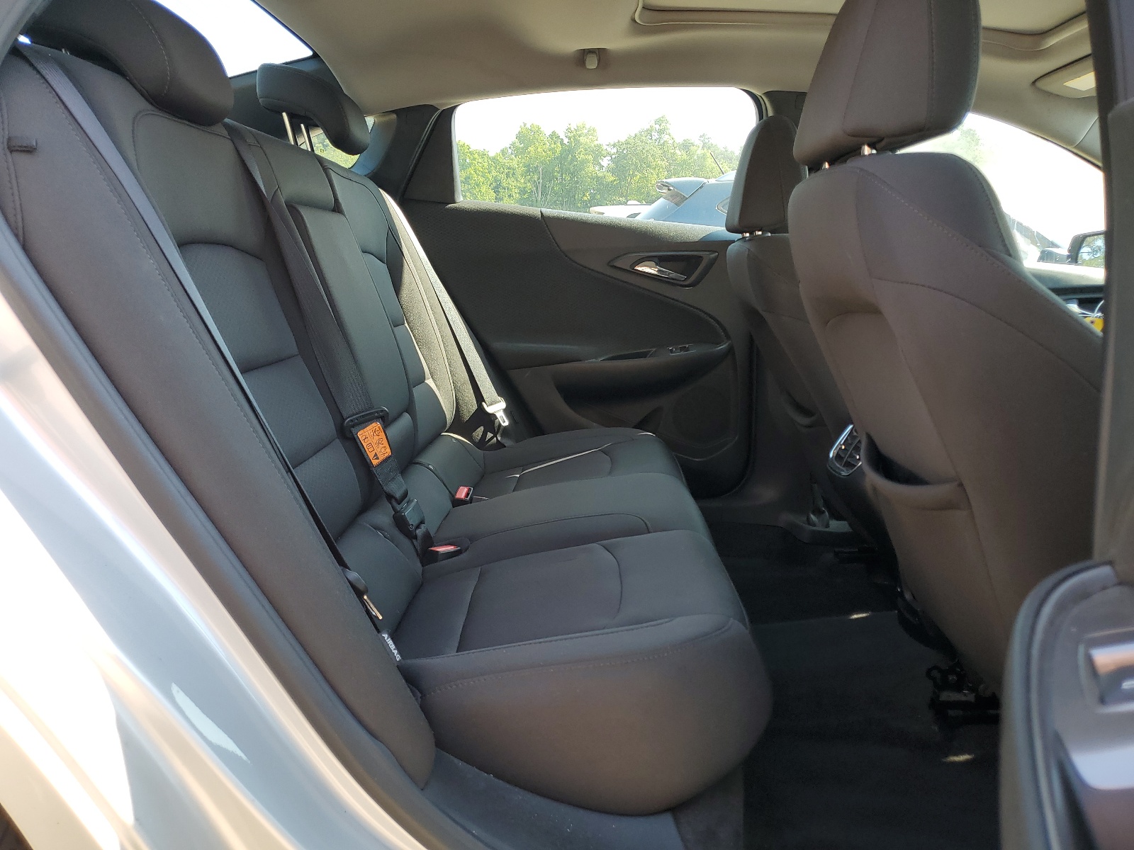 1G1ZD5ST8JF154611 2018 Chevrolet Malibu Lt