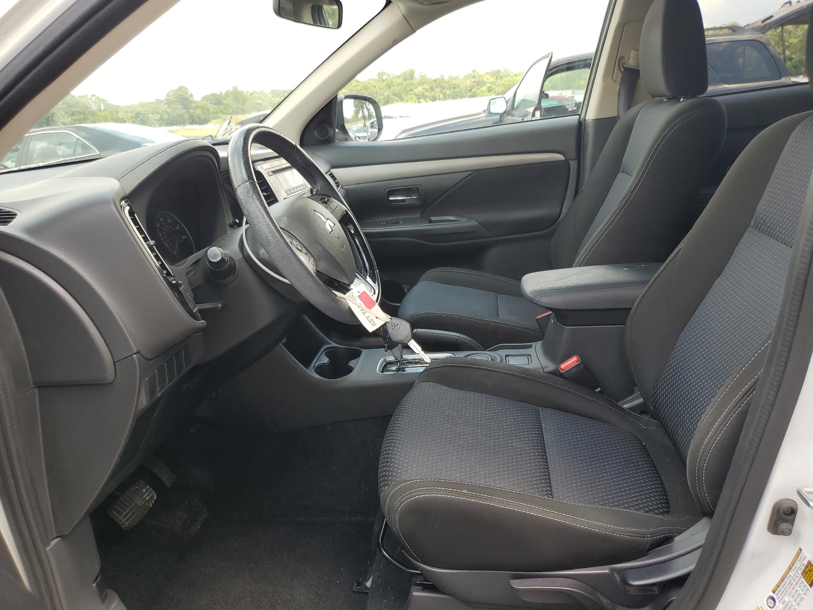 JA4AD2A37GZ039682 2016 Mitsubishi Outlander Es