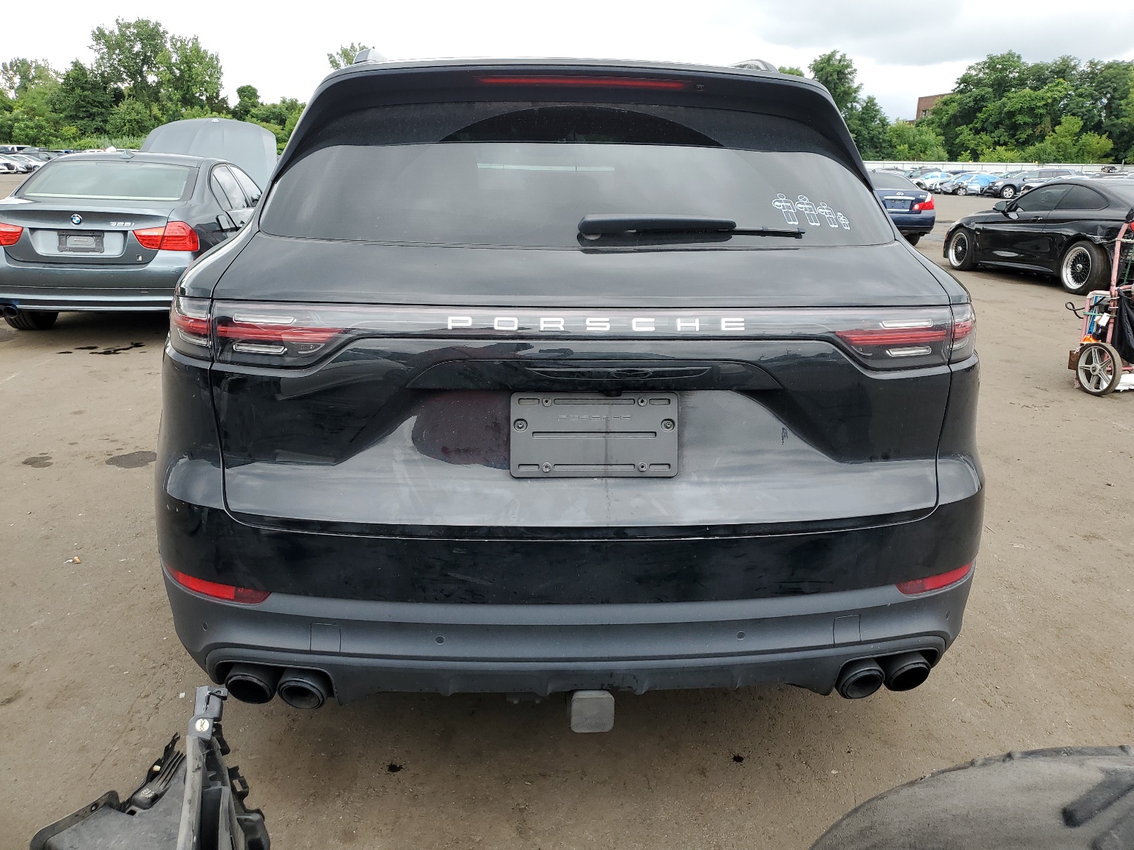 WP1AA2AY4KDA18819 2019 Porsche Cayenne