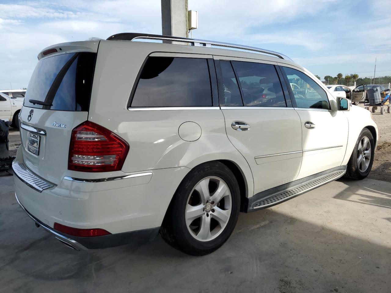 2011 Mercedes-Benz Gl 450 4Matic VIN: 4JGBF7BE2BA740215 Lot: 64892524