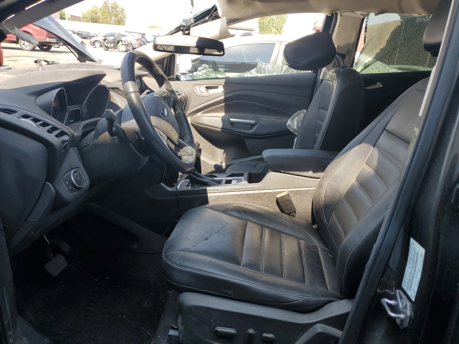 1FMCU0J9XHUC14055 2017 Ford Escape Titanium