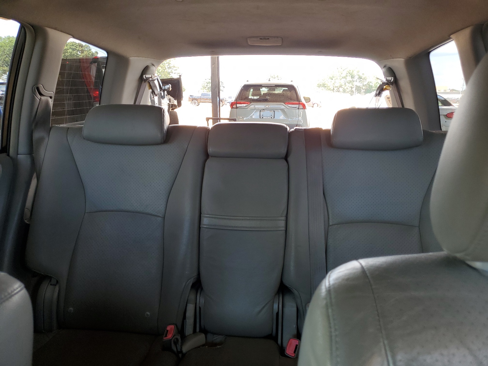 JTEDP21A550071214 2005 Toyota Highlander Limited