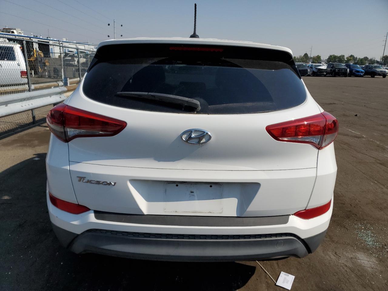 KM8J23A48HU263676 2017 Hyundai Tucson Se