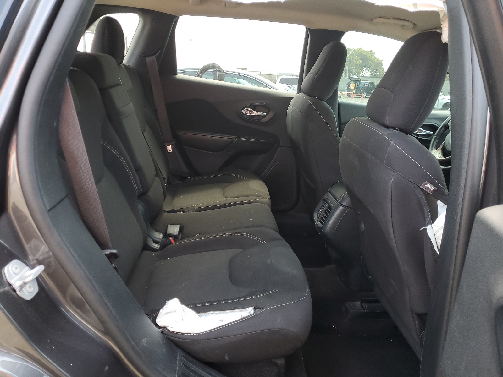 1C4PJMCS1GW213532 2016 Jeep Cherokee Latitude