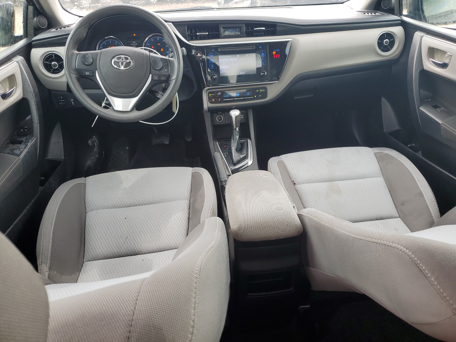 5YFBURHE7KP899451 2019 Toyota Corolla L