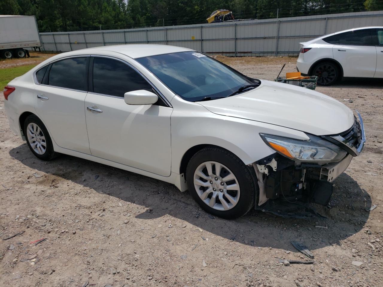 2017 Nissan Altima 2.5 VIN: 1N4AL3AP0HC143202 Lot: 64824434