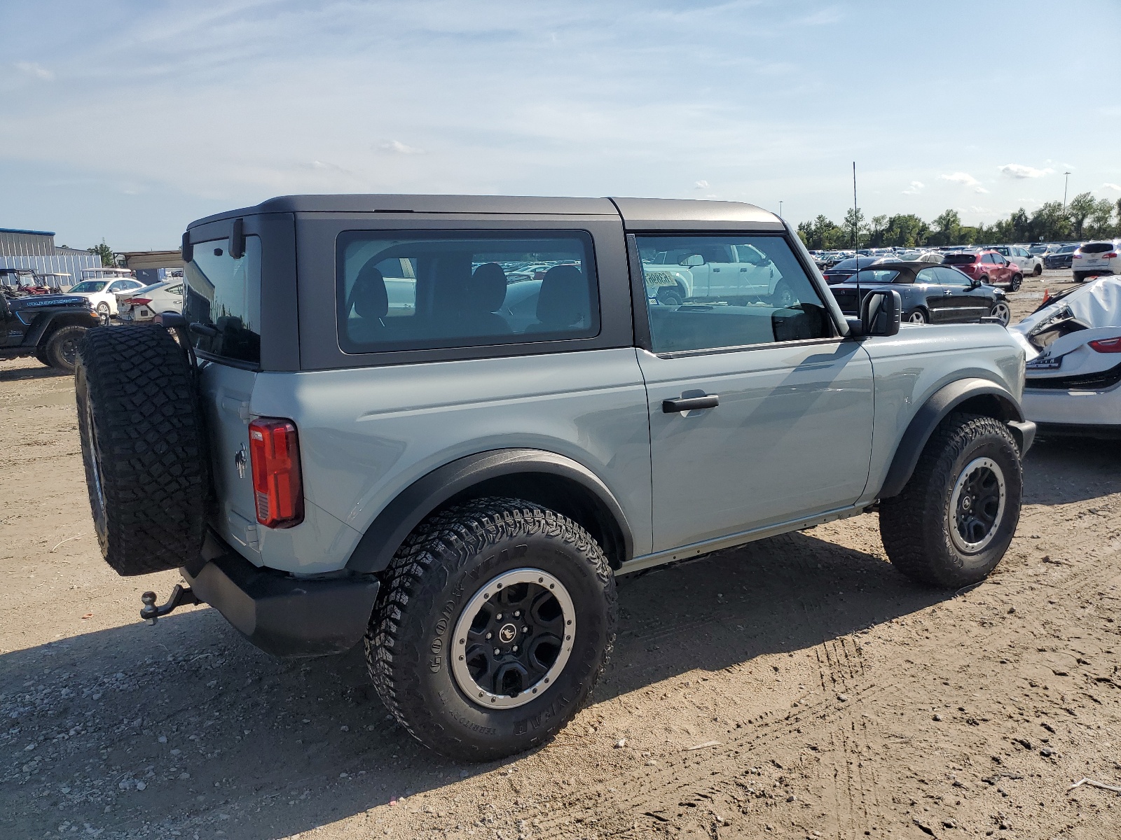 2022 Ford Bronco Base vin: 1FMDE5AP3NLB63643