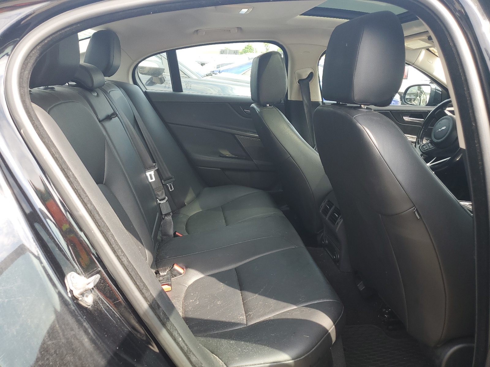 SAJAJ4FX8JCP31354 2018 Jaguar Xe Premium