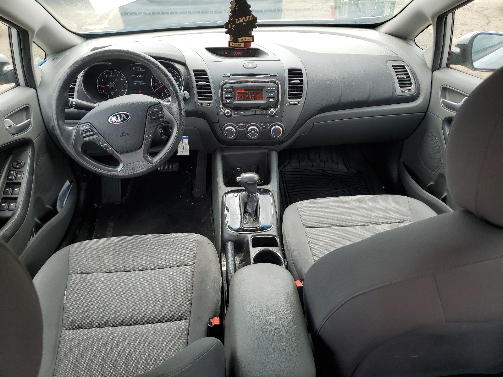 3KPFK4A78JE218865 2018 Kia Forte Lx