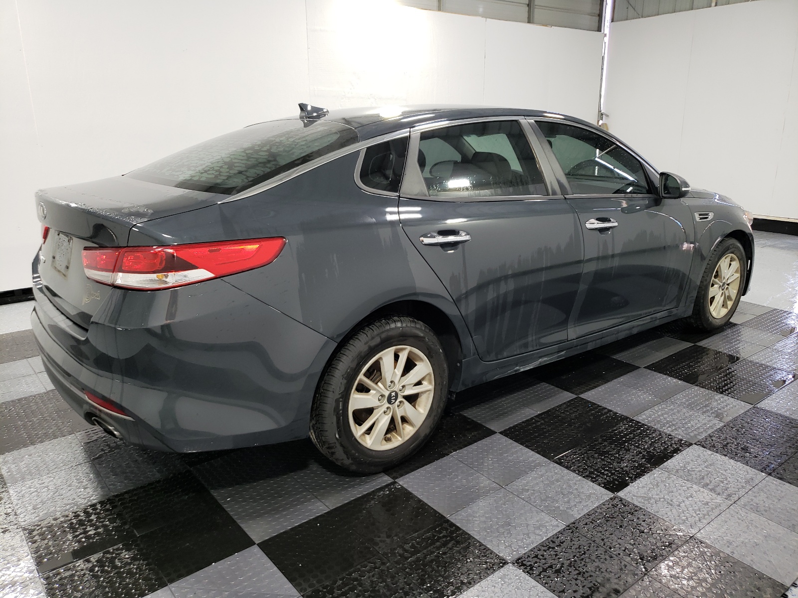 2016 Kia Optima Lx vin: KNAGT4L32G5084822