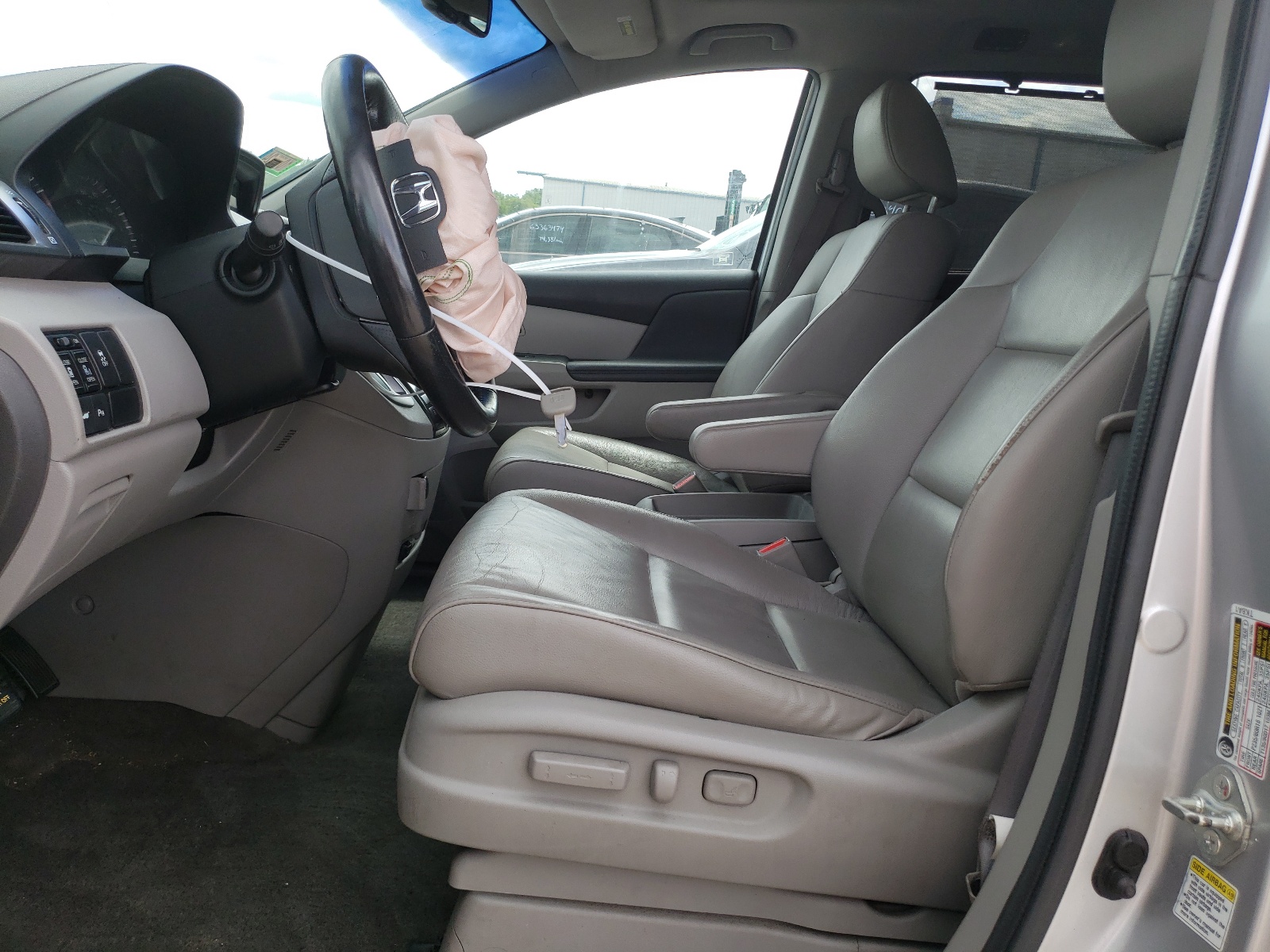 5FNRL5H98BB043665 2011 Honda Odyssey Touring