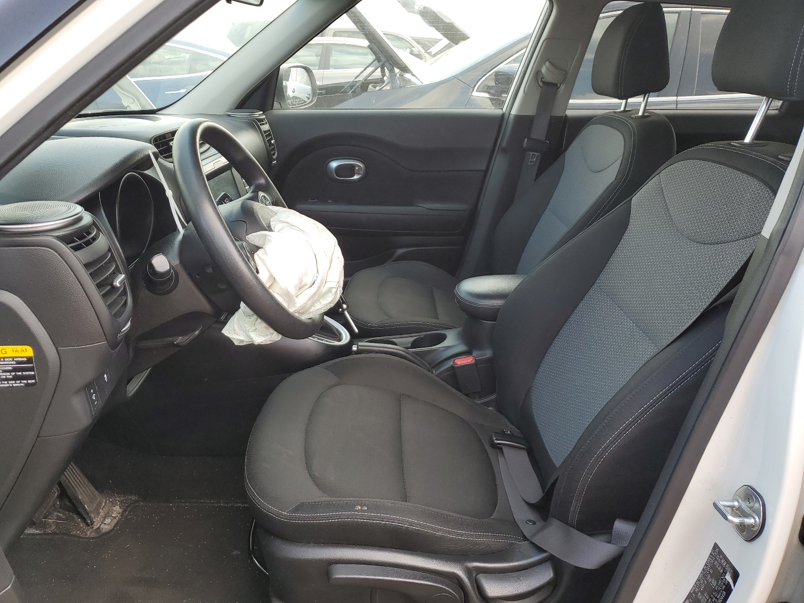 KNDJP3A51J7604418 2018 Kia Soul +