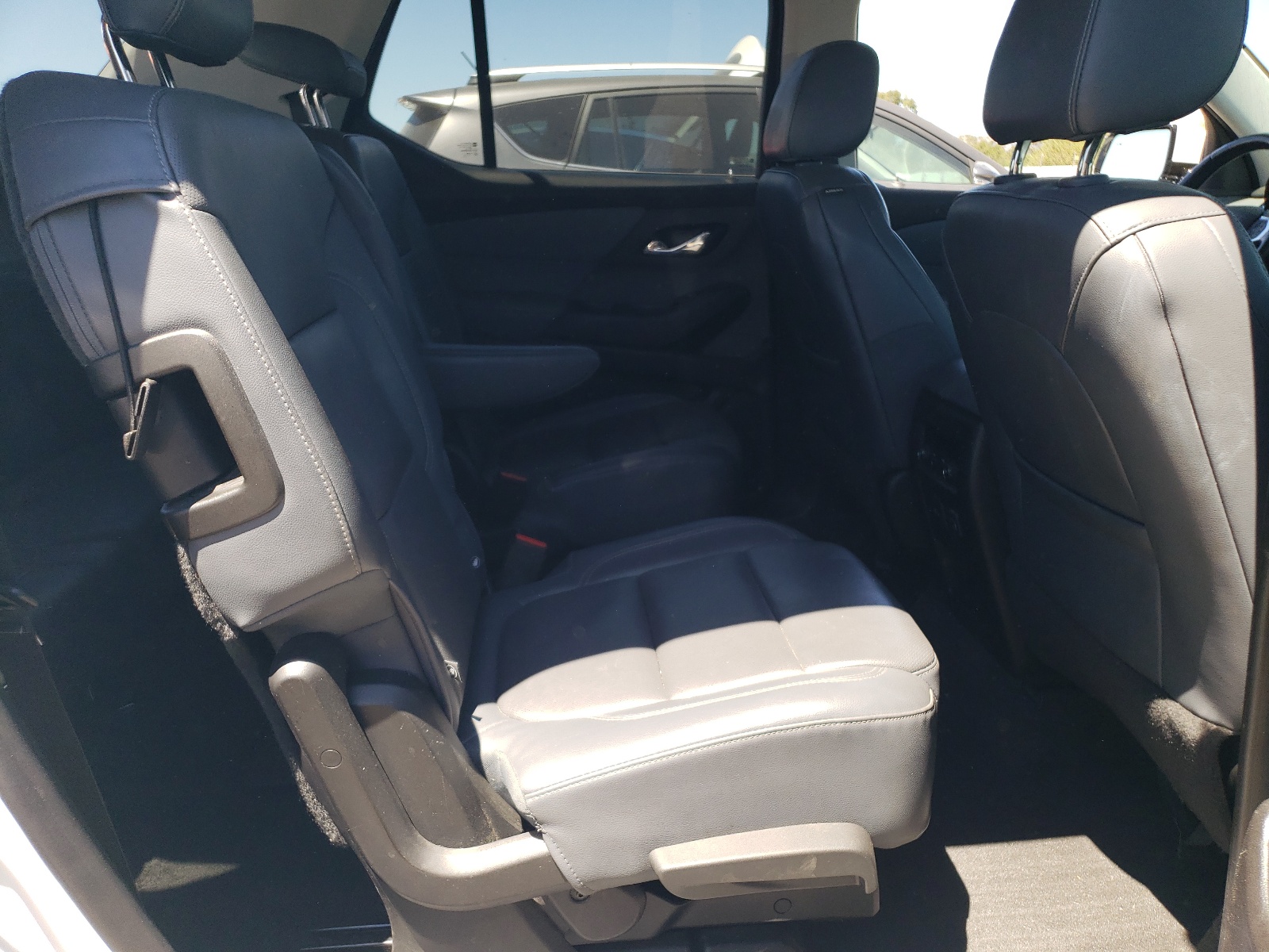 1GNEVJKW3JJ234926 2018 Chevrolet Traverse Premier