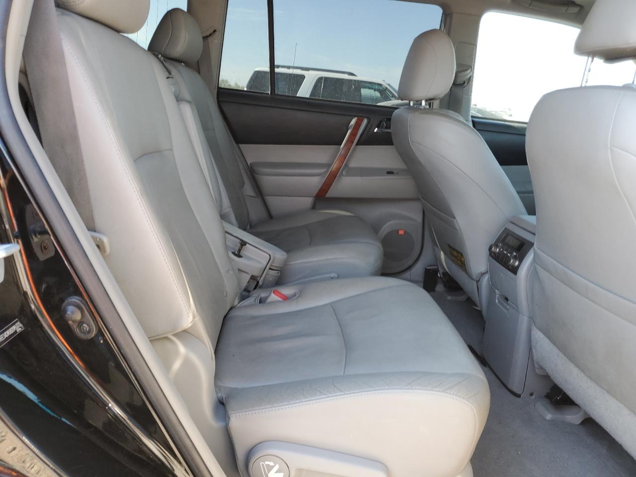 2008 Toyota Highlander Limited VIN: JTEES42A582095373 Lot: 63781744